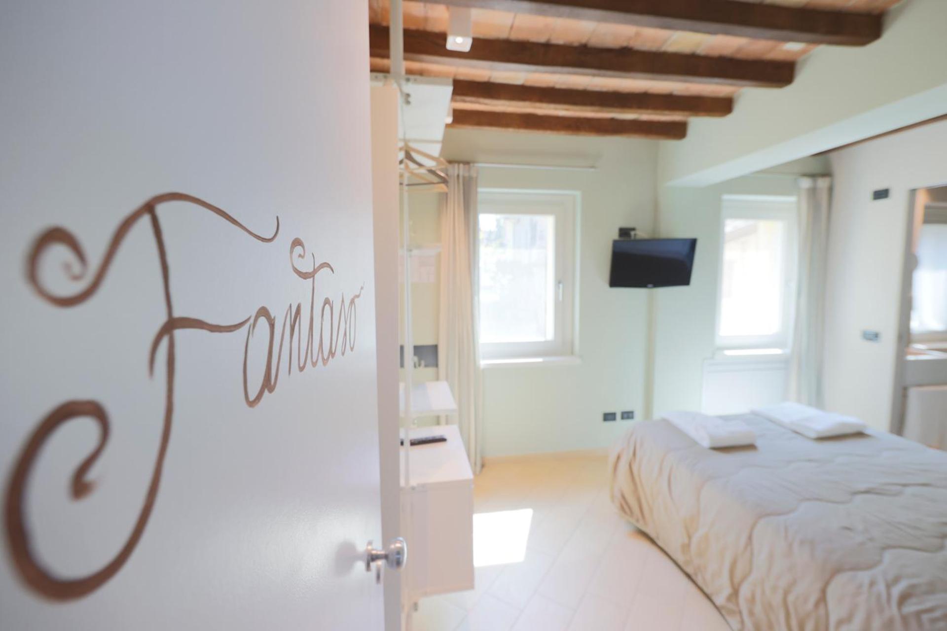 Emilio'S Rooms カステルヴェトロ・ディ・モーデナ エクステリア 写真