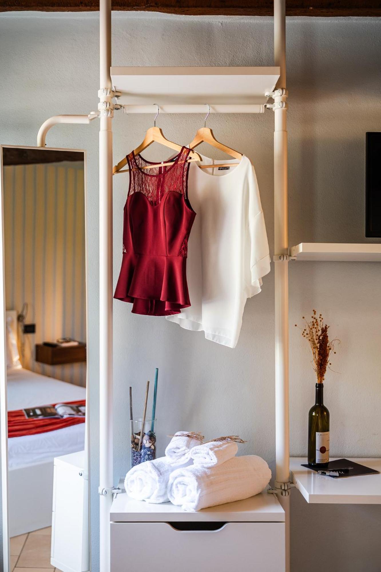 Emilio'S Rooms カステルヴェトロ・ディ・モーデナ エクステリア 写真